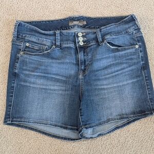 Torrid 3.5 Inch Jegging Super Soft High-Rise Short